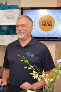 Floral Designer David designs the perfect Prom corsage!