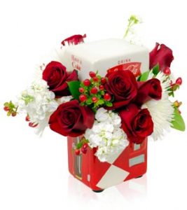 KG1654_COKE_VENDING_MACHINE_FLOWERS_RED_ROSES_WHITE_STOCK_MUMS