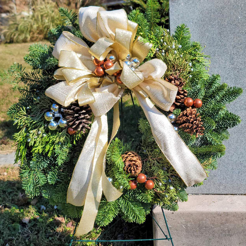 Holiday Wreath on Easel - Premium
